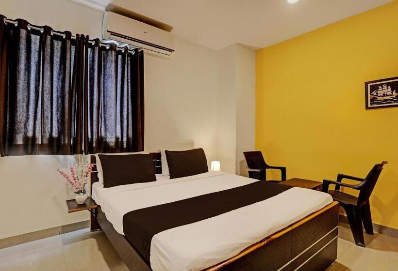 Triple Classic Room, Super Capital O Saharsh Grand Near Shilparamam