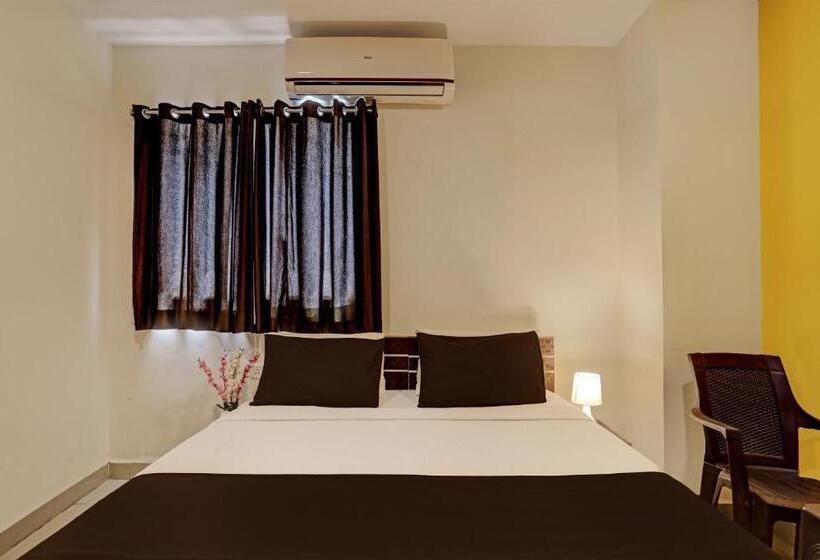 Triple Classic Room, Super Capital O Saharsh Grand Near Shilparamam