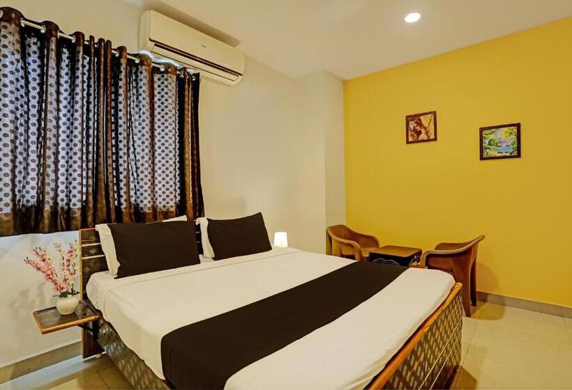 Triple Classic Room, Super Capital O Saharsh Grand Near Shilparamam