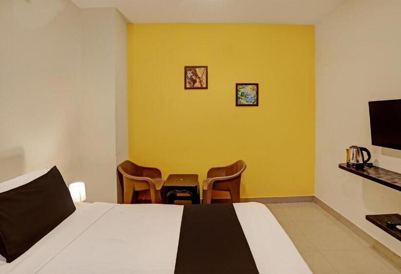 Triple Classic Room, Super Capital O Saharsh Grand Near Shilparamam