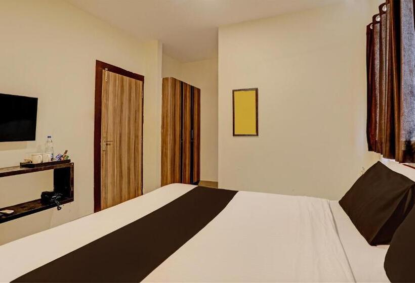 Triple Classic Room, Super Capital O Saharsh Grand Near Shilparamam