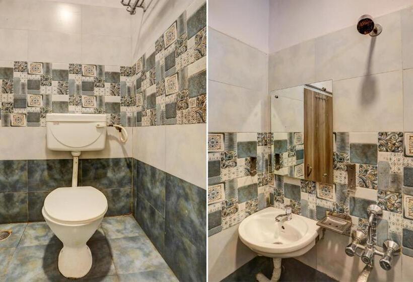 Triple Classic Room, Super Capital O Saharsh Grand Near Shilparamam