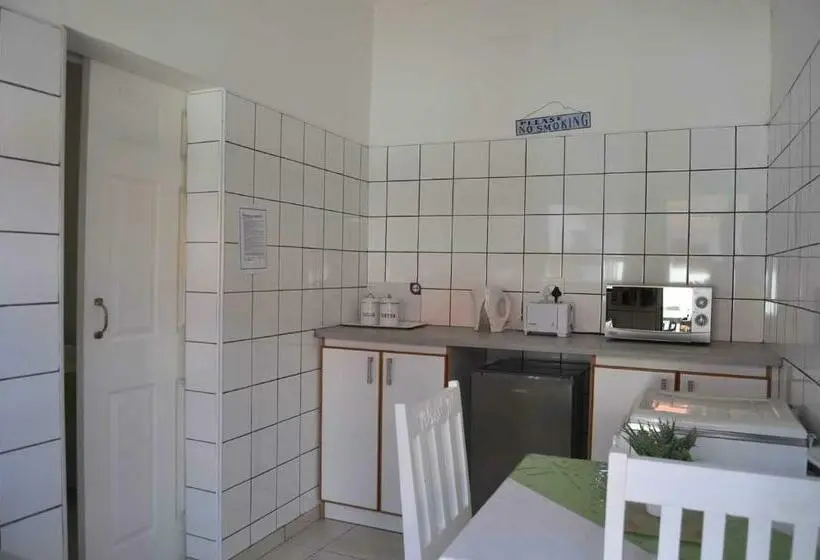 اتاق استاندارد یک نفره, Timo's Guesthouse Accommodation