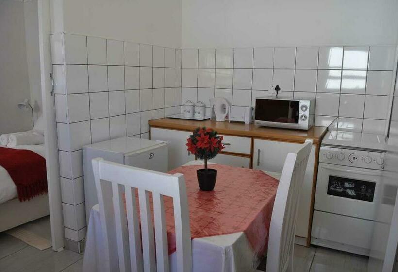 اتاق استاندارد یک نفره, Timo's Guesthouse Accommodation