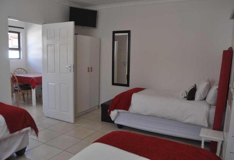 اتاق استاندارد سه نفره, Timo's Guesthouse Accommodation