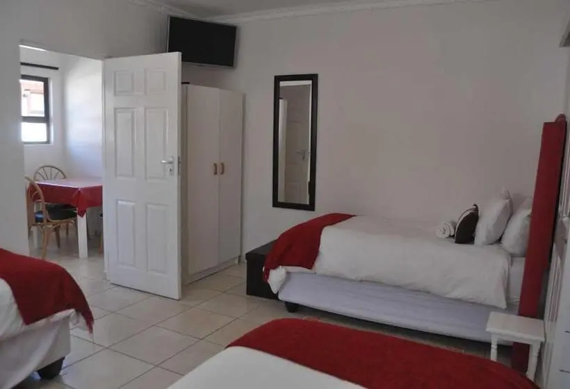 اتاق استاندارد سه نفره, Timo's Guesthouse Accommodation