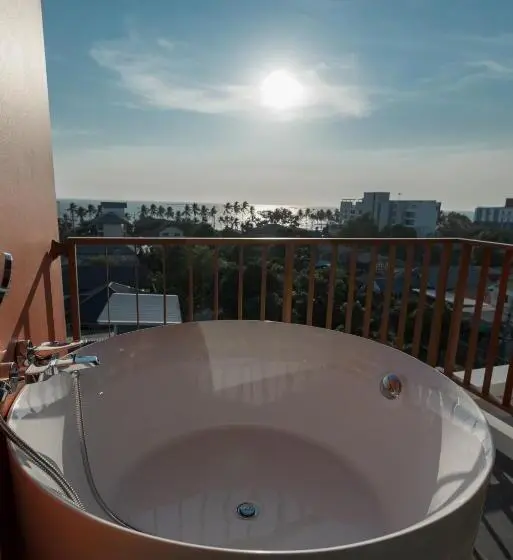 オーシャンビューデラックスルーム, Blu Monkey Hub And Hotel Bangsaen