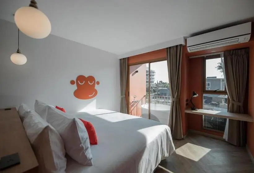 オーシャンビュースイート, Blu Monkey Hub And Hotel Bangsaen