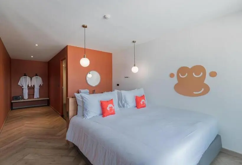 オーシャンビュースイート, Blu Monkey Hub And Hotel Bangsaen