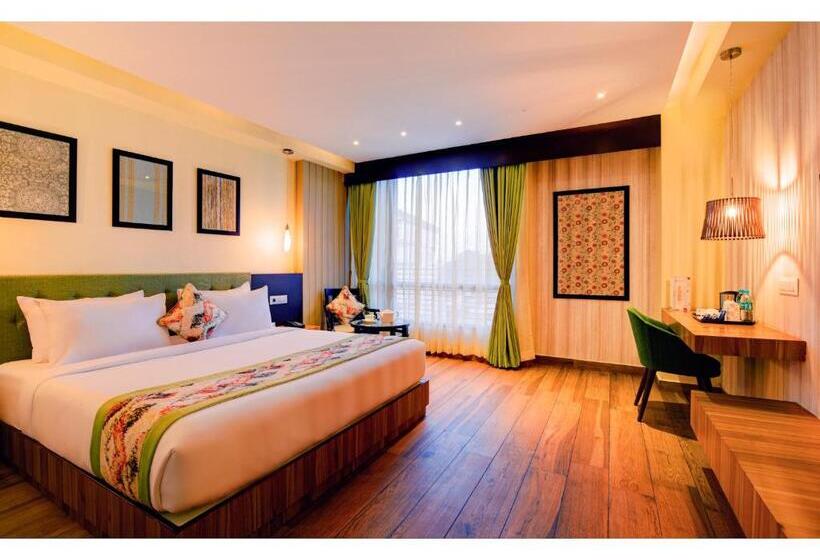 Номер Deluxe, Udaan Clover Hotel Banquet & Spa