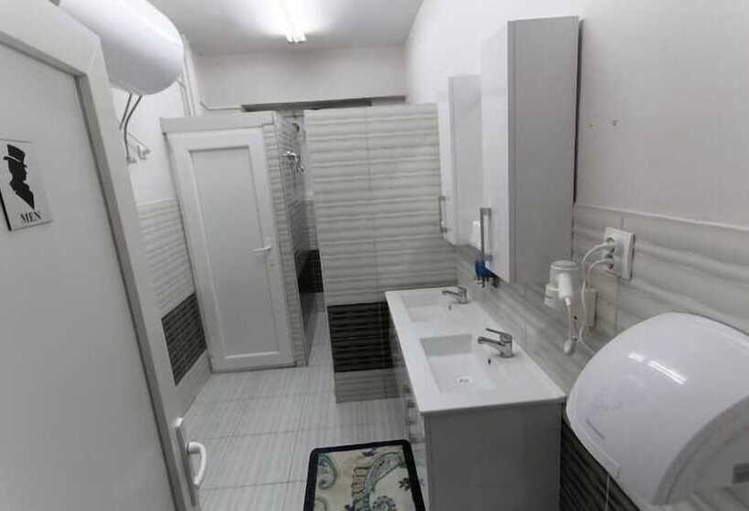 اتاق استاندارد, Moon Hostel