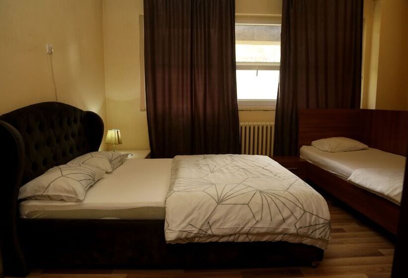 اتاق استاندارد, Moon Hostel