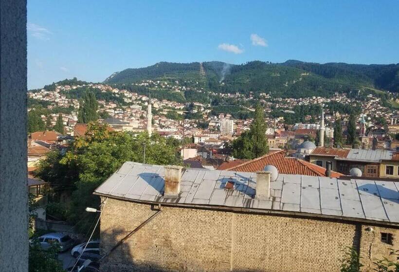 اتاق استاندارد با چشم‌انداز شهر, Curovac View
