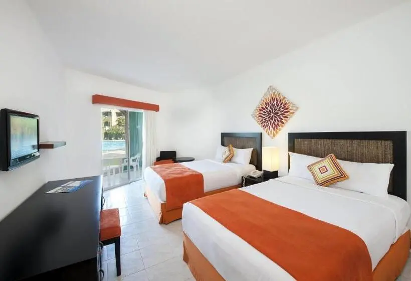 اتاق استاندارد با چشم‌انداز استخر, Casa Marina Sosua, Trademark by Wyndham - All Inclusive