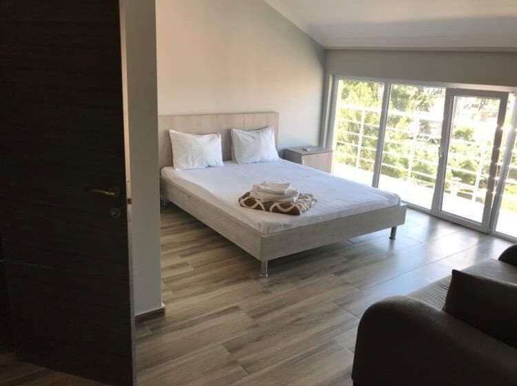 سوئیت با بالکن, David Palace Hotel Ureki