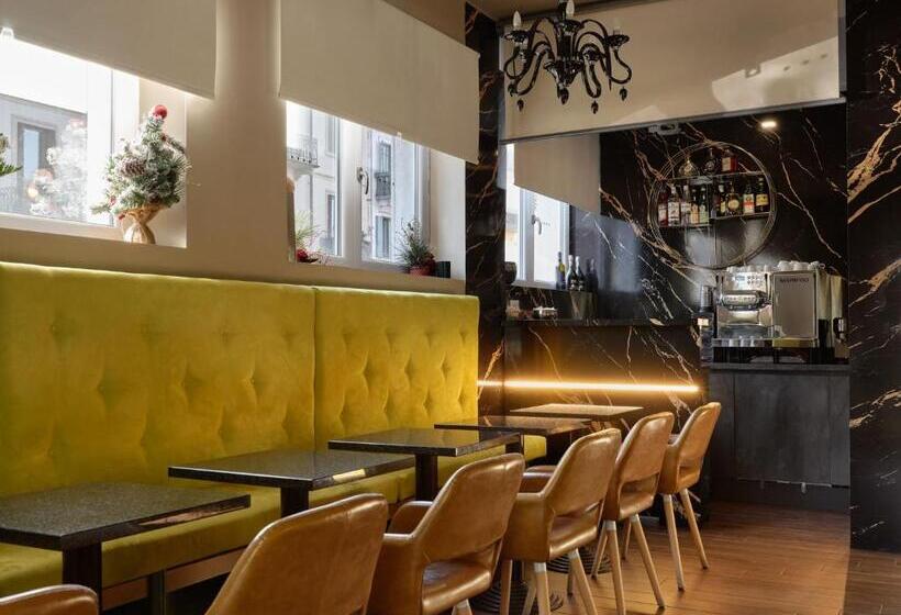 اتاق استاندارد سه نفره, Giulietta