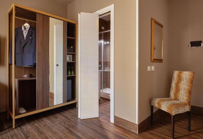 اتاق استاندارد سه نفره, Giulietta