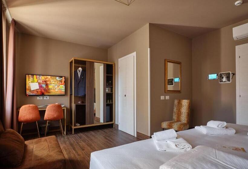 اتاق استاندارد سه نفره, Giulietta