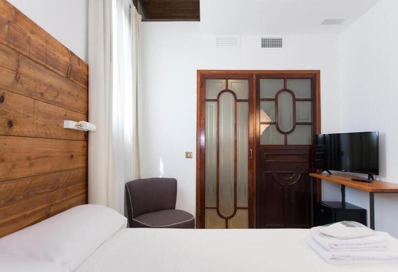 اتاق سوپریور, Gran H La Marina