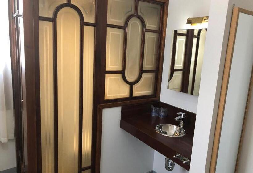 اتاق عادی, Gran H La Marina