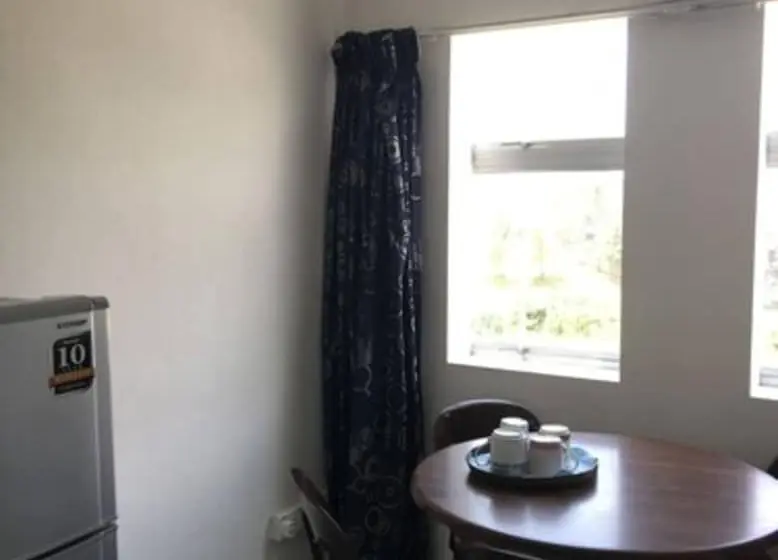 Cameră Familiară, Pg Inn