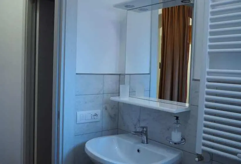 اتاق استاندارد یک نفره, R&b Giardino 34