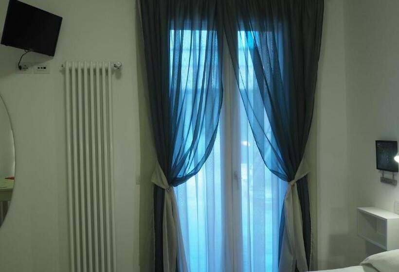 Standard room with outdoor bath, R&b Giardino 34