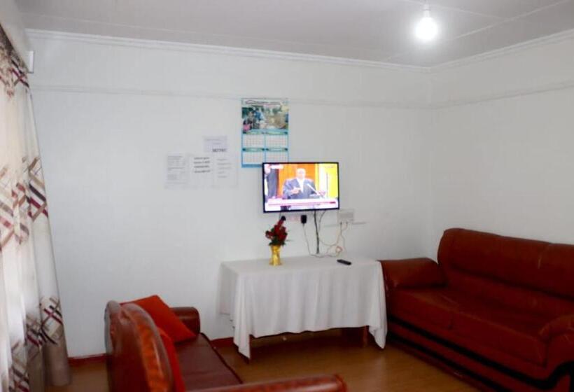 3 Bedroom Apartment, Salient Guest House