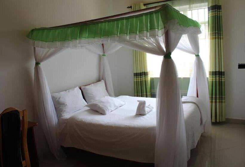 4 Bedroom House, Salient Guest House