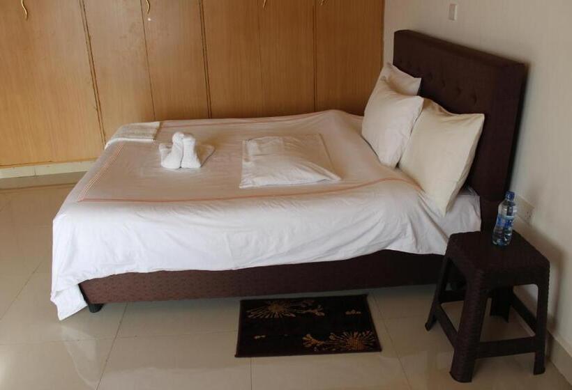 4 Bedroom House, Salient Guest House