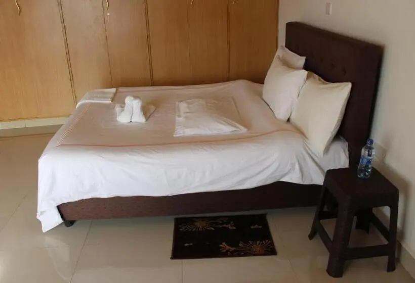 خانه 4 خوابه, Salient Guest House