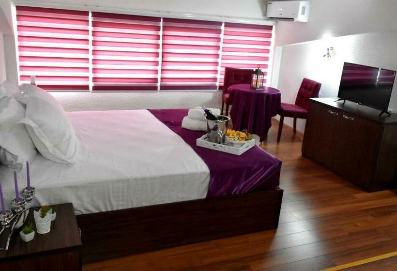 اتاق لوکس, And Winery Lozar