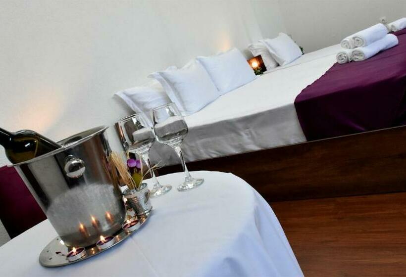 سوییت لوکس, And Winery Lozar