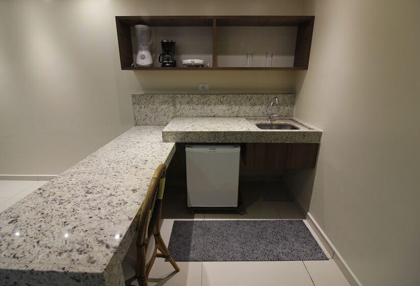 استودیوی پریمیوم, Imperial Tambau Flat