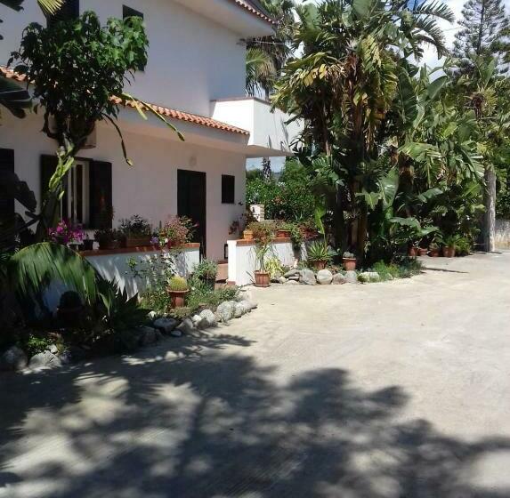 スタンダードルーム, Europa Rooms And Restaurant