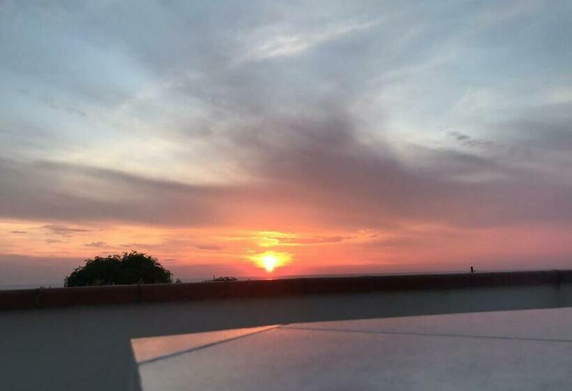 スタンダードルーム, Europa Rooms And Restaurant