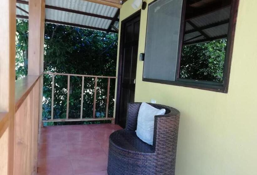 スタンダードスタジオ, Chill Inn Nosara