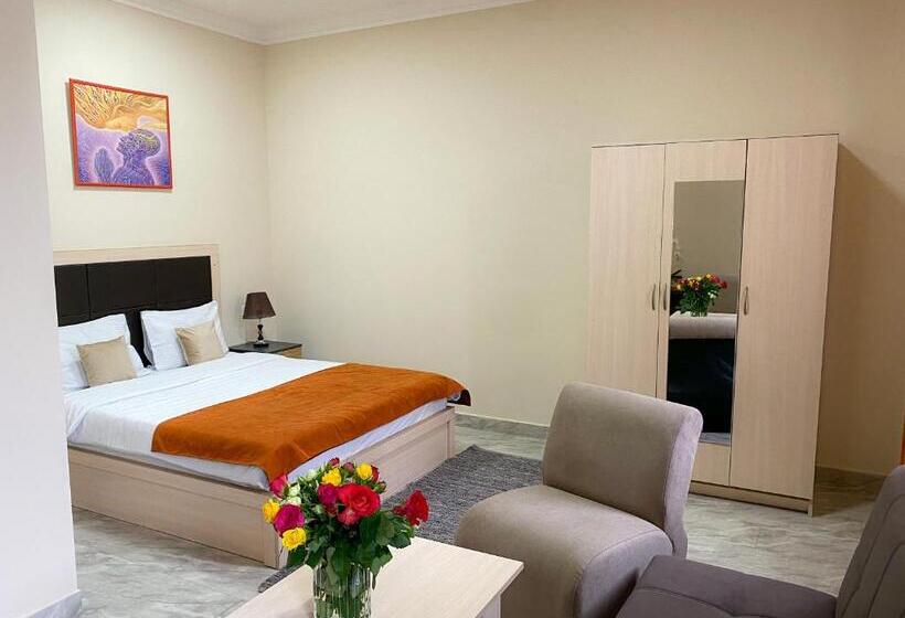 Superior Kamer, Alex