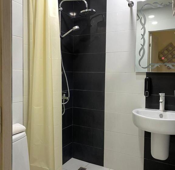 Superior Kamer, Alex