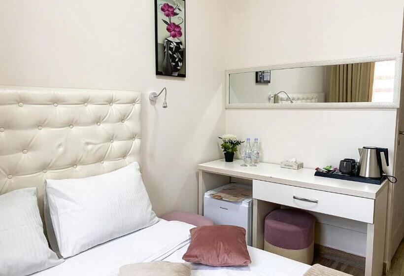 StandaardKamer, Alex