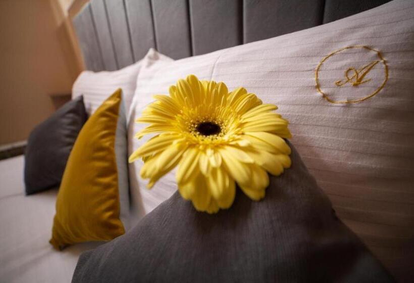 Superior Kamer, Alex