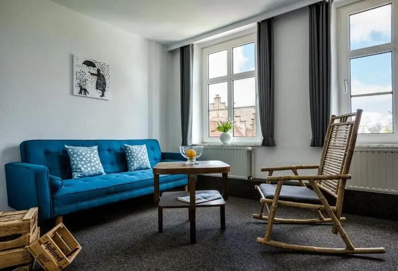 スイート, Mooi Hotel Garni