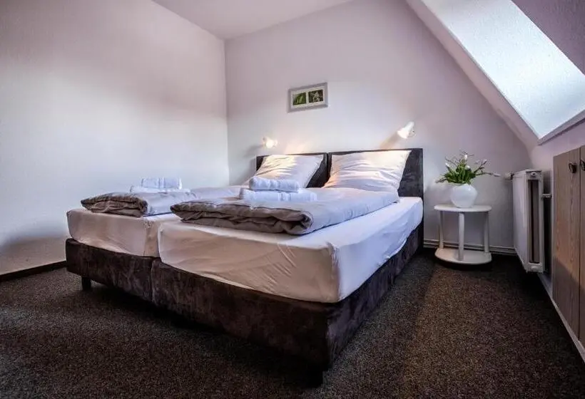 スイート, Mooi Hotel Garni