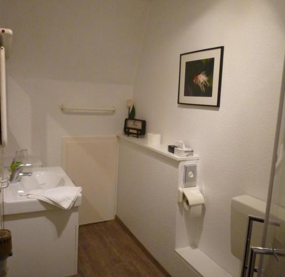 جناح, Mooi Hotel Garni