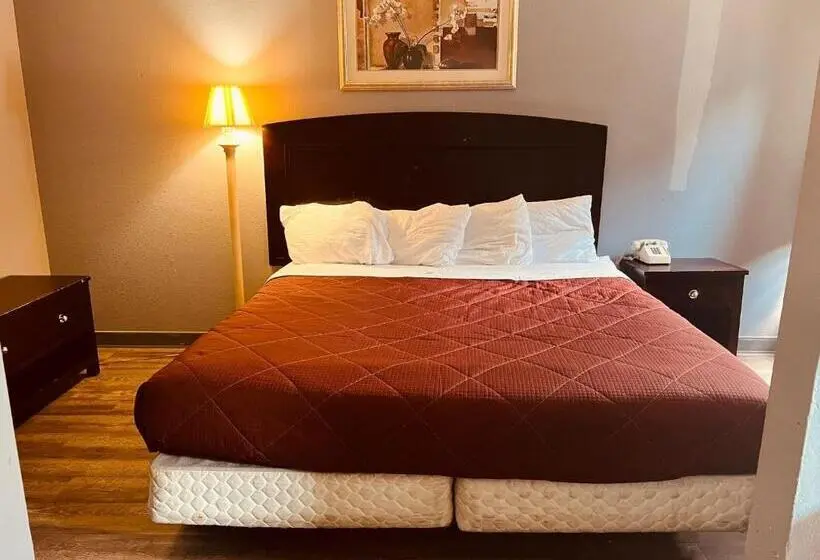 キングサイズベッドのスタンダードルーム, Palace Inn & Suites Newport News/jefferson Ave