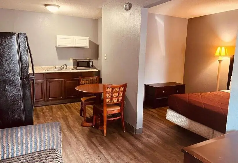 キングサイズベッドのスタンダードルーム, Palace Inn & Suites Newport News/jefferson Ave