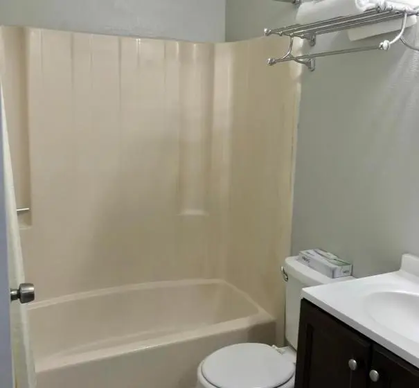 キングサイズベッドのスタンダードルーム, Palace Inn & Suites Newport News/jefferson Ave