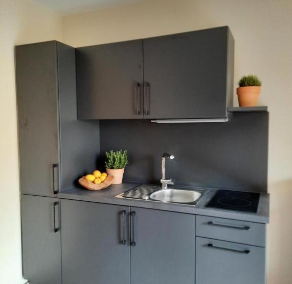 غرفة قياسية مزوَّدة بشُرفة, Auf Kleine Wiesen