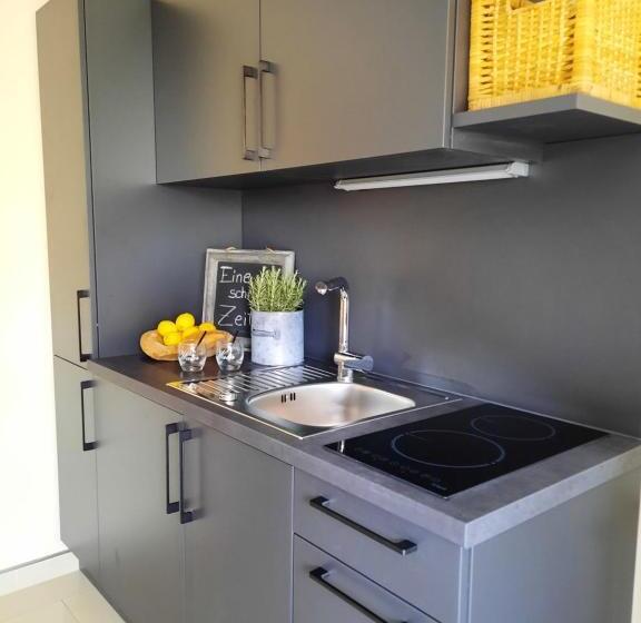 غرفة قياسية مزوَّدة بشُرفة, Auf Kleine Wiesen