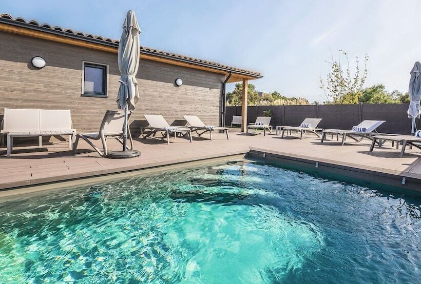 Вилла 3 Спальни с Бассейном, Pierre & Vacances Résidence Premium Vesna Rossa